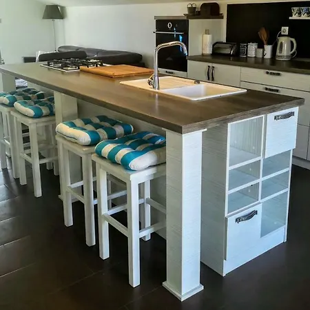 Διαμέρισμα Tjk *